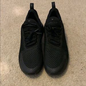 Size 11 Nike airmax 270